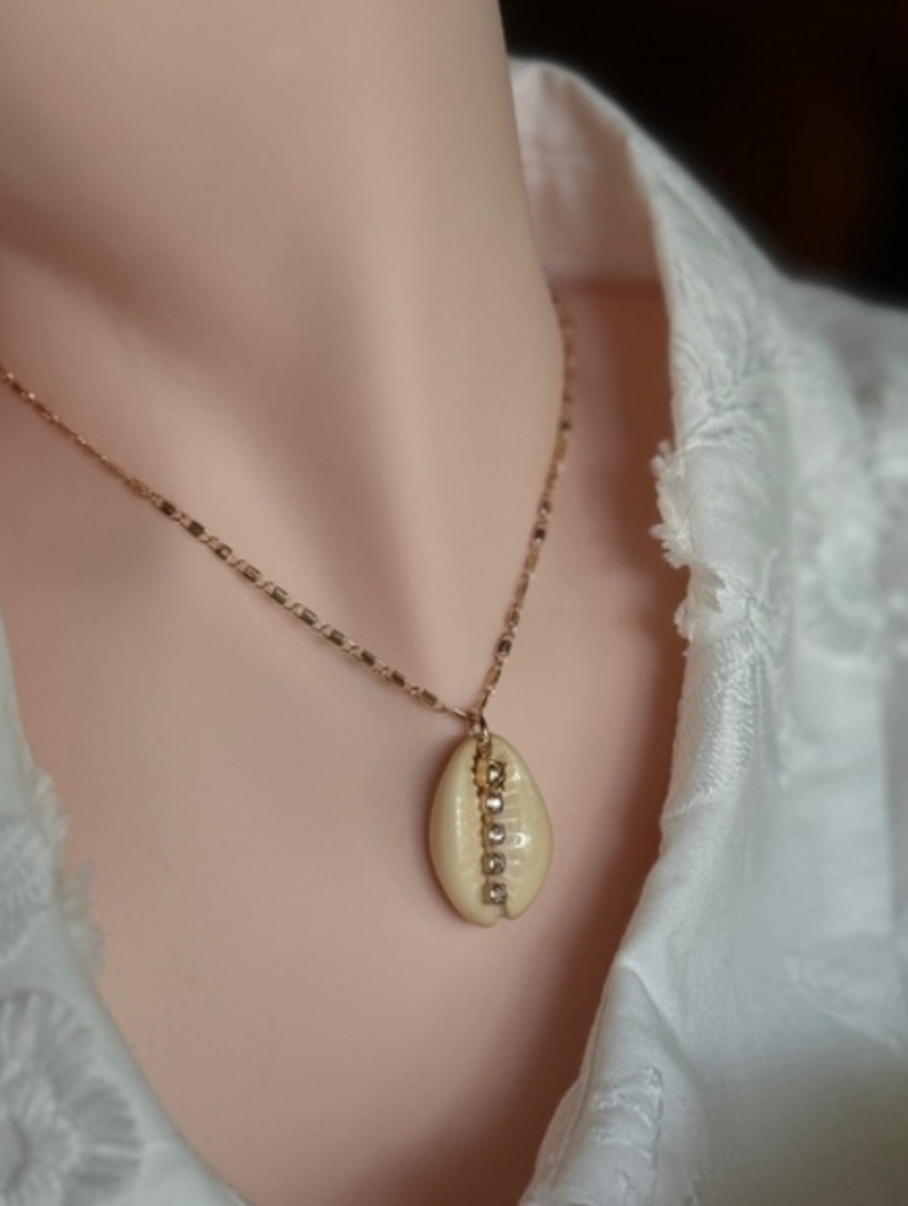 Anthropologie Crystal Cowrie Shell Necklace - Picture 2 of 2